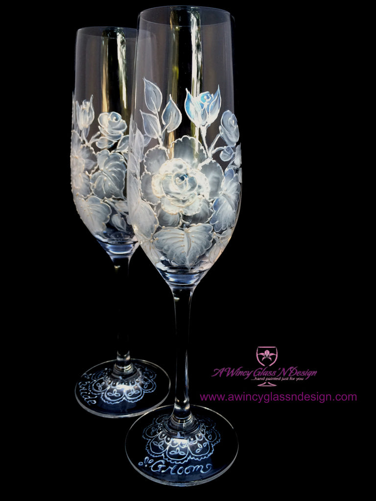 https://www.awincyglassndesign.com/cdn/shop/products/White_Vintage_Rose_Hand_Painted_Champagne_Flute_Too_2a_wm_1024x1024.jpg?v=1527697463